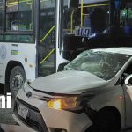 ¡Fuerte encontronazo! Ruta 109 termina chocando contra automóvil en Managua Foto: Accidente entre ruta 109 y automóvil genera tensión en Managua/TN8