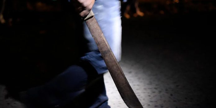 Foto: Hombre es acusado de atacar a machetazos a su padre en Chinandega/Referencia Foto: Hombre es acusado de atacar a machetazos a su padre en Chinandega/Referencia