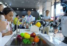 Tecnología y cultura se encuentran en una exhibición de robots en China Foto: Exposición China: Robots tocan, escriben y juegan/Cortesía