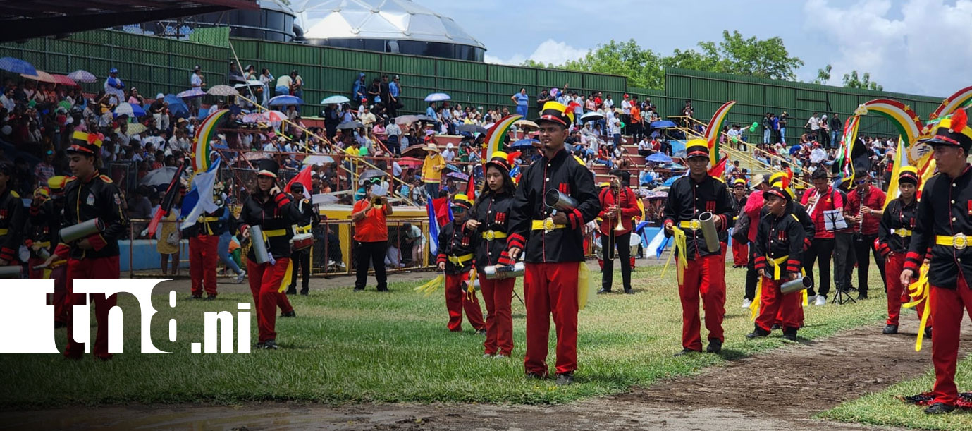 Foto: Talento estudiantil se luce en gran competencia de bandas rítmicas en León/TN8