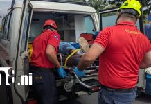 Foto: Camión pierde una llanta y esta impacta a motociclista frente a Enabas/TN8
