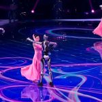 Robots sorprenden al bailar el vals junto a bailarinas en competencia mundial (VIDEO) Foto: Robots sorprenden con sus pasos/Cortesía