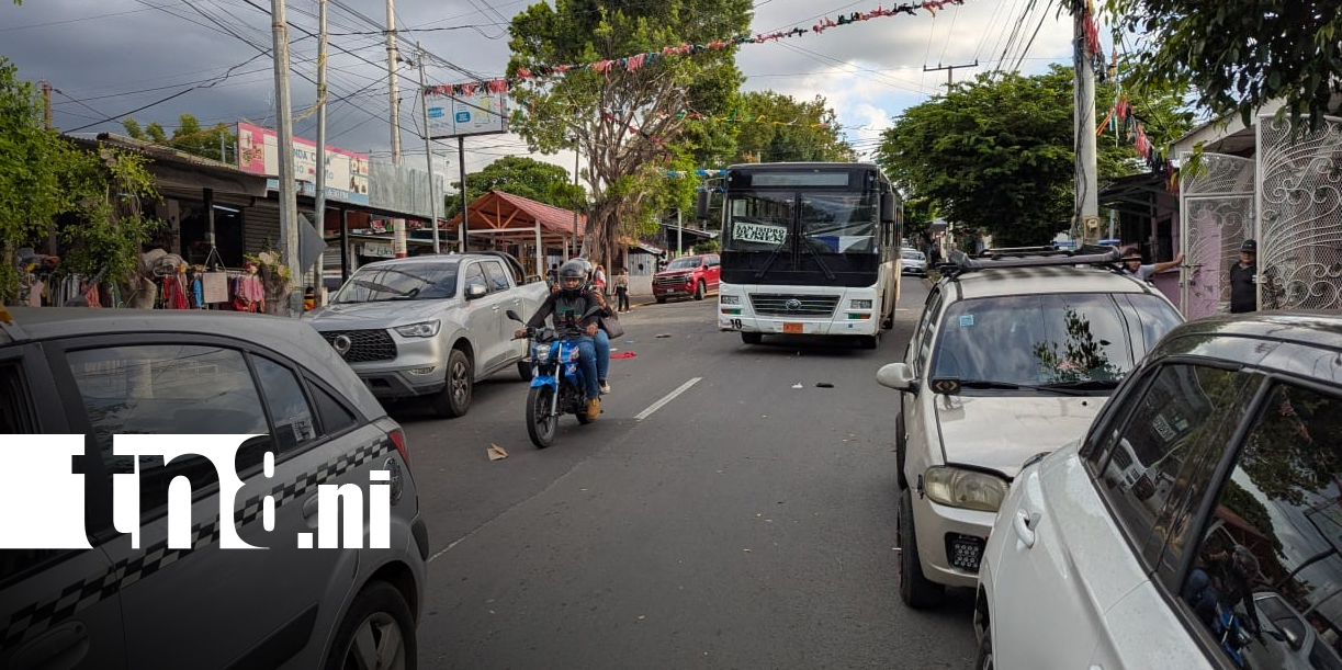 Foto: Bus de la Mini Ruta 4 arrolla a hombre frente al mercadito de San Judas/TN8