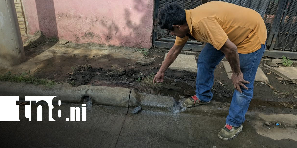 Foto: Fuga de agua preocupa a pobladores de Santa Ana Sur/TN8