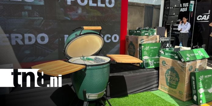 foto: Clientes de Nuevo Carnic reciben parrillas Big Green Egg como premio/tn8 foto: Clientes de Nuevo Carnic reciben parrillas Big Green Egg como premio/tn8