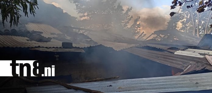 3 Foto: Incendio destruye por completo una vivienda en la zona suroeste de Nandaime/TN8