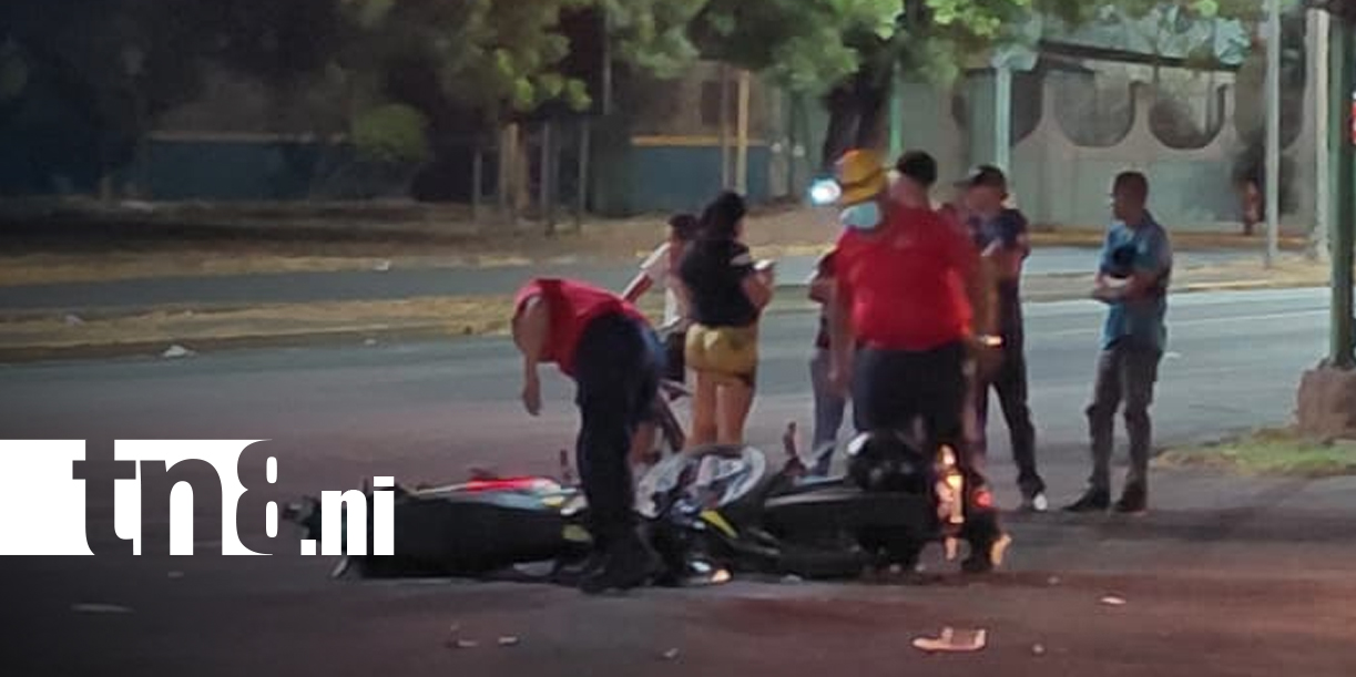 Foto: Dos motociclistas resultan lesionados tras colisión en Managua/TN8