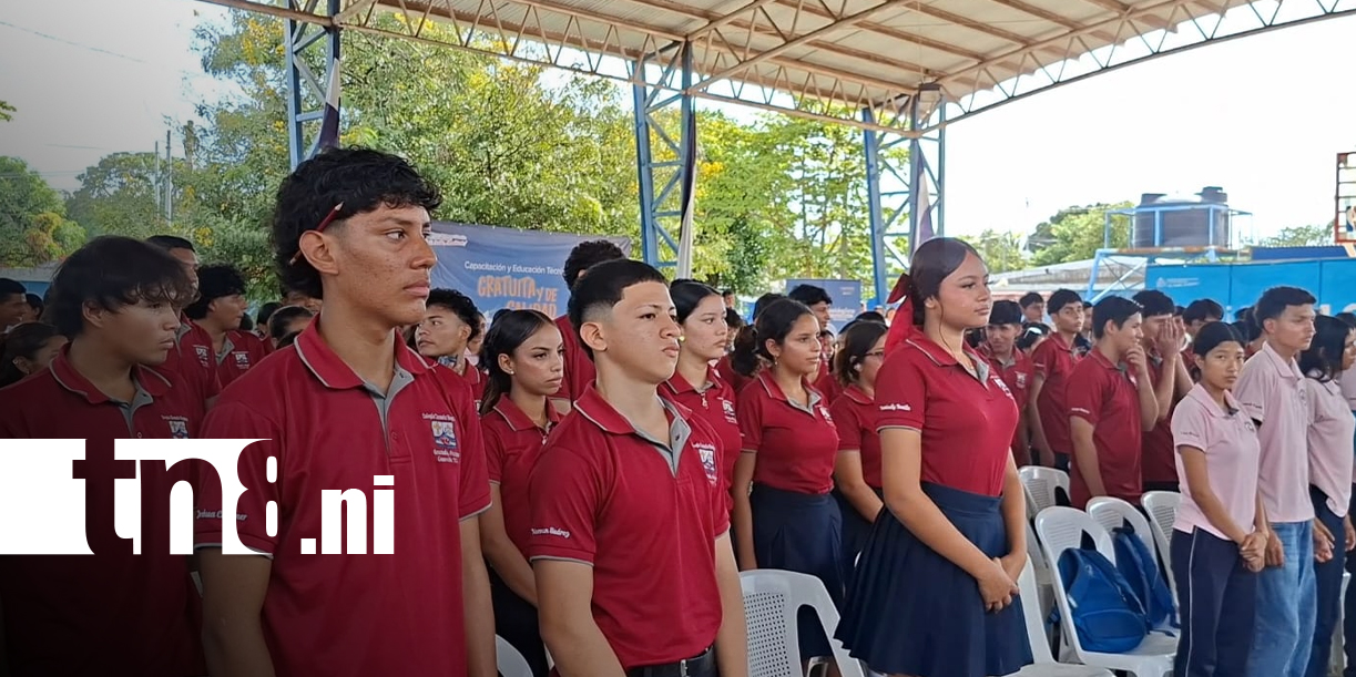 Foto: Protagonistas de educación técnica también se hicieron presentes para mostrar sus conocimientos/TN8