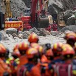 Foto: Rescatan con vida a dos trabajadores tras pasar nueve días atrapados bajo tierra en Nepal/Cortesía