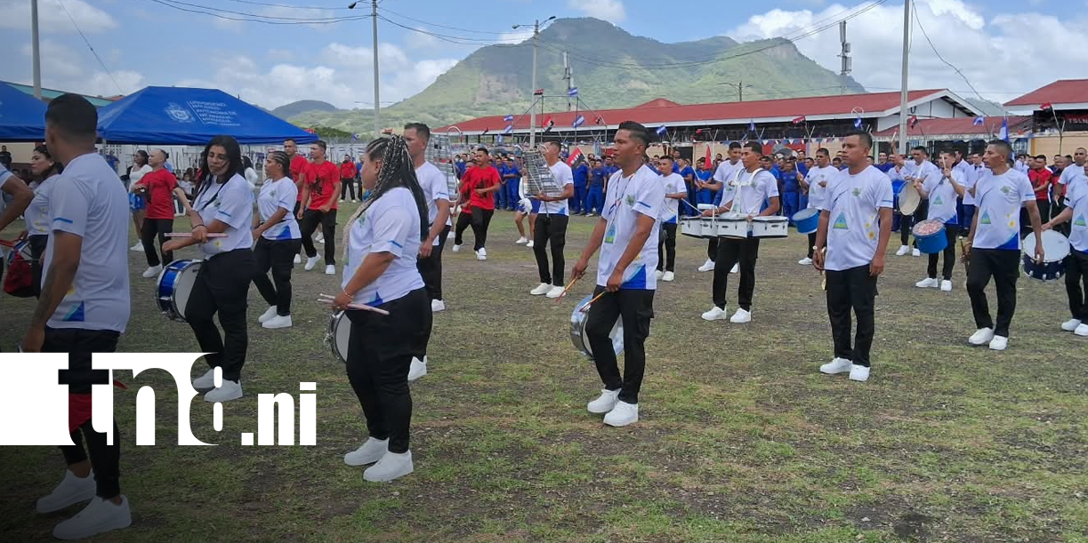 Foto: Internos de Waswalí participan en desfile por las Fiestas Patrias/TN8