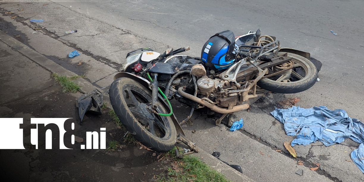 Foto: Camión pierde una llanta y esta impacta a motociclista frente a Enabas/TN8
