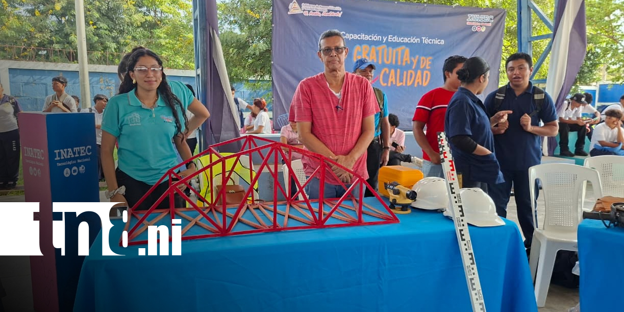 Foto: Protagonistas de educación técnica también se hicieron presentes para mostrar sus conocimientos/TN8