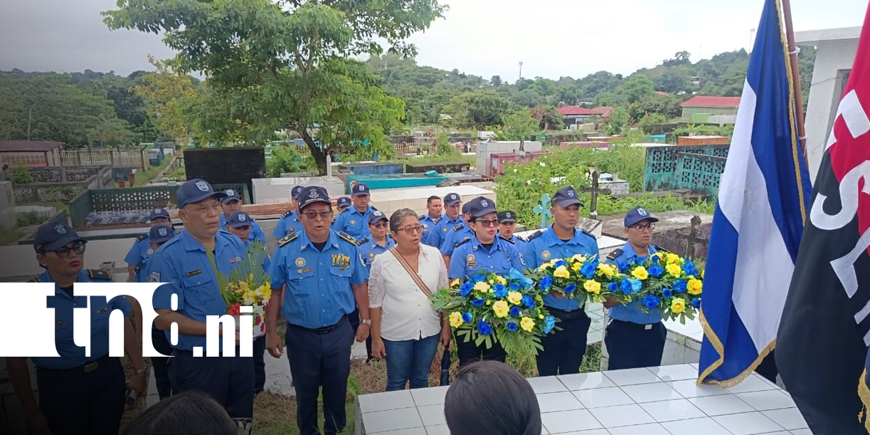 Foto: Honran a oficiales caídos en cumplimiento del deber/TN8