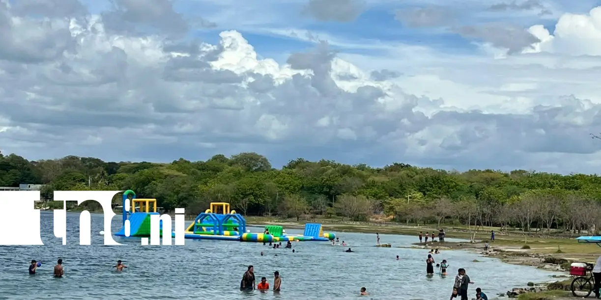 Foto: Familias disfrutan la semana patria con ofertas sin IVA en Managua /TN8
