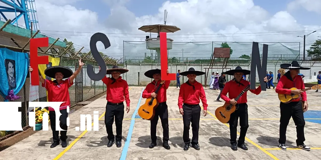 Foto: Con orgullo patrio, albergados desfilan en penal de Bluefields /TN8
