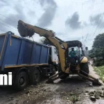 Foto: Maquinaria entra en acción para despejar la Rampa en Estelí /TN8