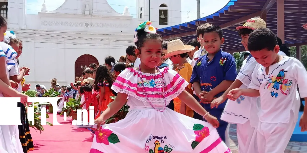 Foto: El huipil se luce en pasarela de niños en Santa Teresa, Carazo /TN8