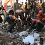 Atentado suic*da en Pakistán deja 12 muertos y más de 30 heridos Foto: Explosión y tiroteo dejan 12 muertos en Pakistán /Cortesía