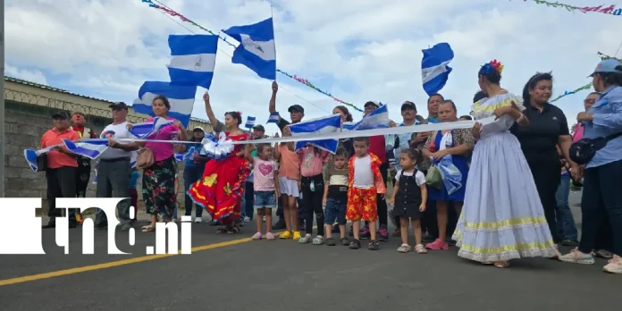 Foto: Familias de Hialeah celebran nuevas calles /TN8 Foto: Familias de Hialeah celebran nuevas calles /TN8