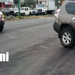 Foto: Camioneta impacta a motociclista en semáforos Hugo Chávez /TN8