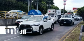 Foto: Poste cae sobre camioneta en plena carretera a Masaya /TN8