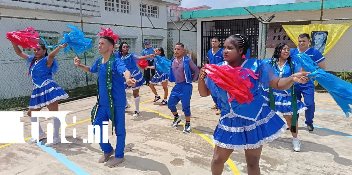 Foto: Con orgullo patrio, albergados desfilan en penal de Bluefields /TN8