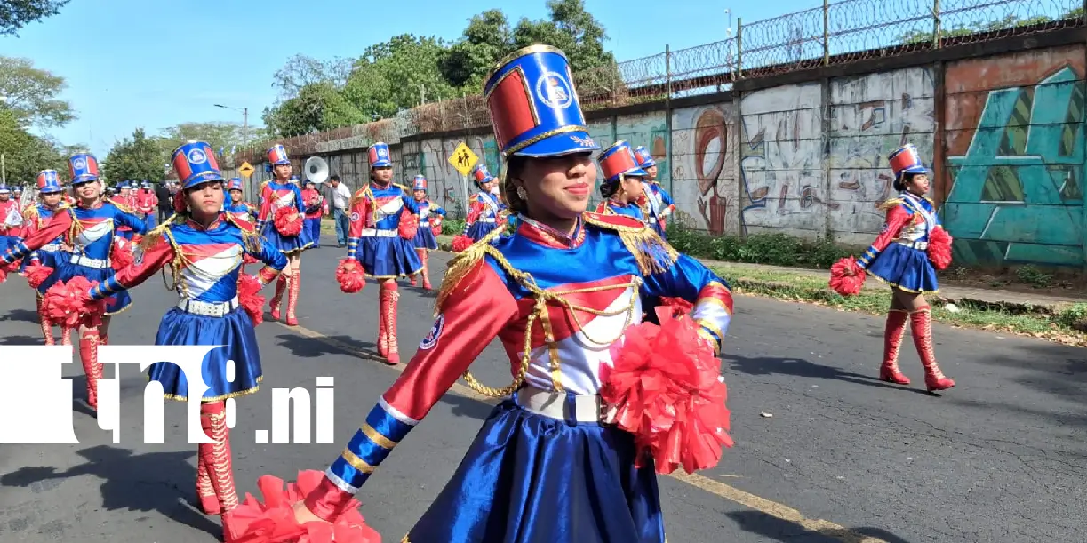 Foto: Managua se llena de azul y blanco con los desfiles de las fiestas patrias /TN8