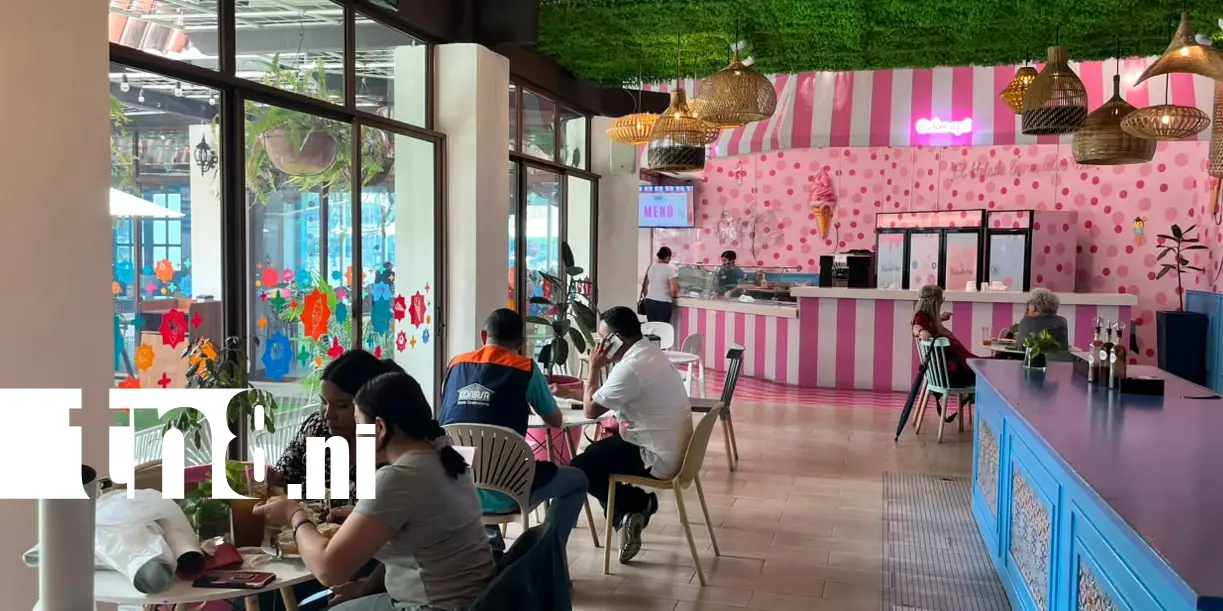 Foto: Familias disfrutan la semana patria con ofertas sin IVA en Managua /TN8