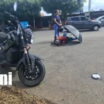 Mujer resulta lesionada tras colisión entre motocicleta y carro en Managua Foto: Motociclista queda lesionada tras fuerte colisión en Managua /TN8