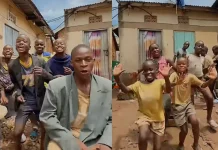 ¡Hasta Uganda llegó el Palo de Mayo! Niños bailan al ritmo de «Tululu» Foto: ¡Puro sabor costeño! Niños de Uganda bailan al ritmo de «Tululu» /Cortesía