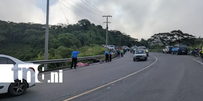 Foto: Inspectora de la Policía muere en aparatoso accidente en la Carretera Sur /TN8