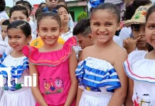 Niñez de Santa Teresa celebra el Día del Huipil con colorida pasarela Foto: El huipil se luce en pasarela de niños en Santa Teresa, Carazo /TN8