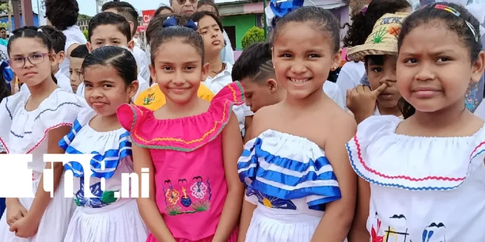 Foto: El huipil se luce en pasarela de niños en Santa Teresa, Carazo /TN8 Foto: El huipil se luce en pasarela de niños en Santa Teresa, Carazo /TN8