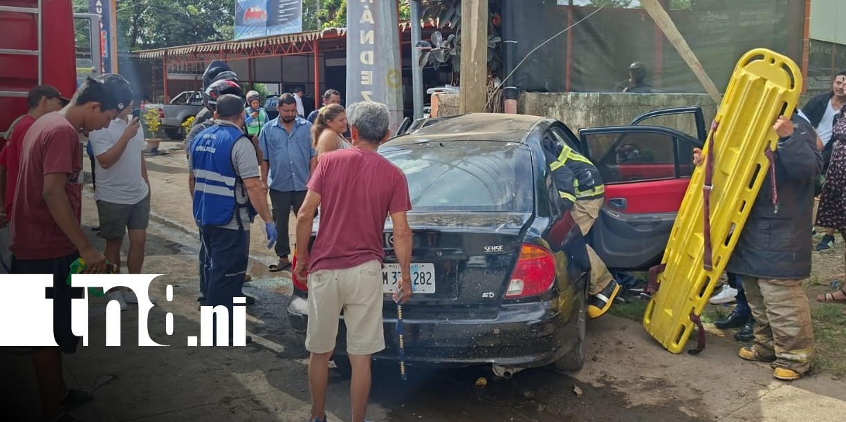Foto: Accidente con personas prensadas en Sabana Grande, Managua / TN8