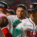 Foto: Bóer le pega duro a Los Dantos