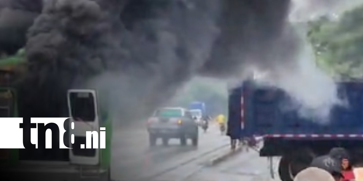 Foto: Incendio de bus en Tipitapa / TN8