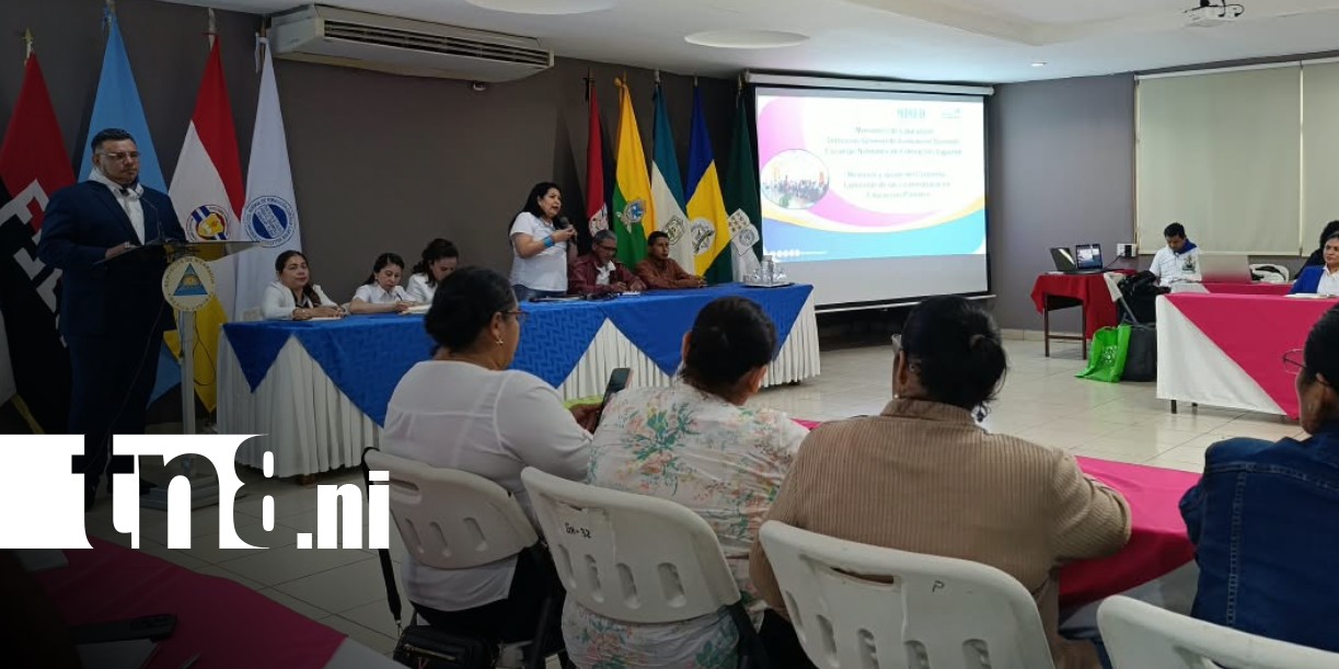 Foto: Reunión del MINED con docentes de Nicaragua / TN8