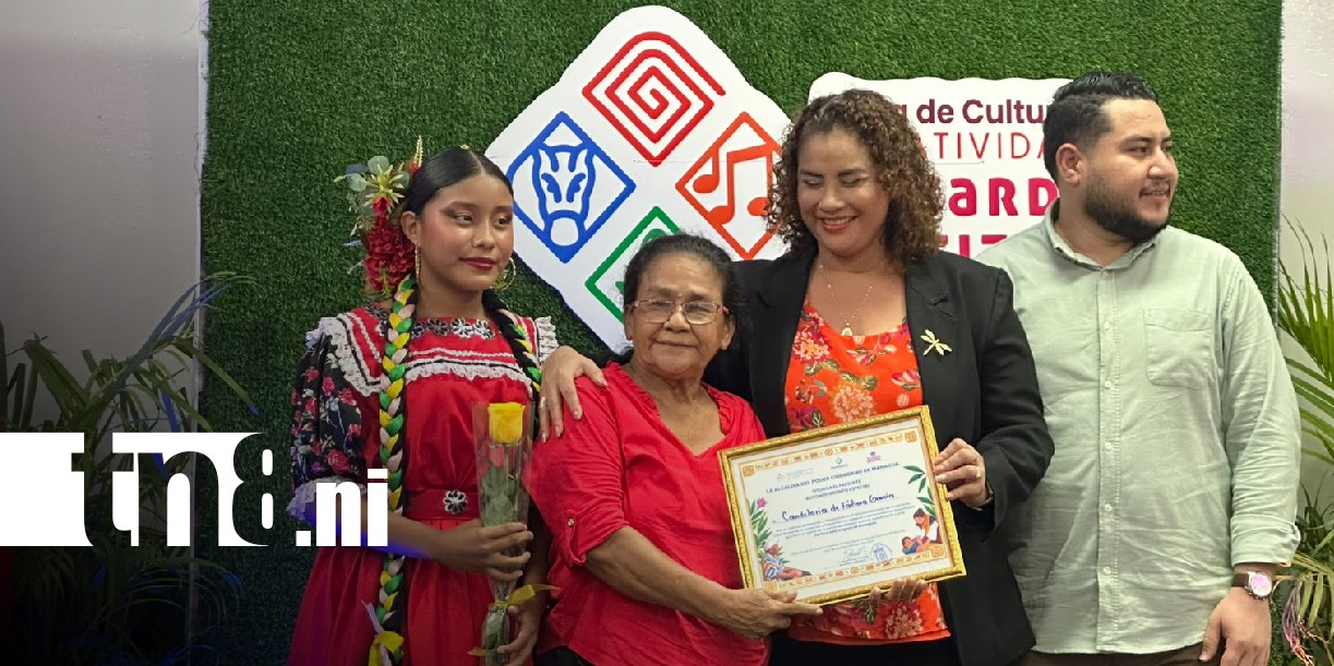Foto: Homenaje a parteras de Managua / TN8