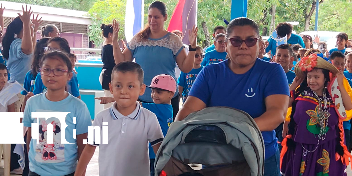 Foto: Educación e inclusión: Melania Morales celebra la lengua de señas / TN8