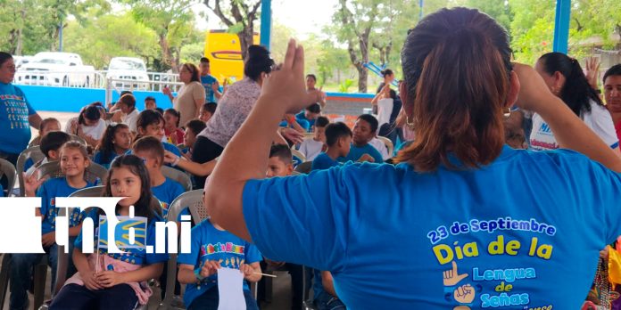 Foto: Educación e inclusión: Melania Morales celebra la lengua de señas / TN8 Foto: Educación e inclusión: Melania Morales celebra la lengua de señas / TN8