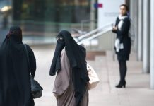 Foto: Italia busca prohibir el niqab y burka en colegios