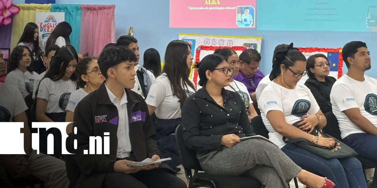 Foto: Jóvenes utilizan la tecnología para transformar el aula en Nicaragua / TN8