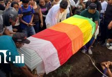 “La Pajarita” recibe emotiva despedida de familiares, amigos y seguidores Foto: Entierro de "La Pajarita" en Chinandega / TN8
