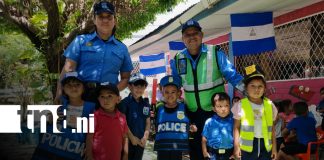 Foto: Niños de Rivas conocen de cerca el trabajo de los agentes de tránsito / TN8