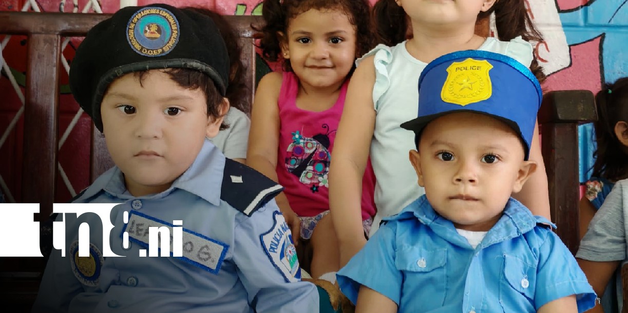 Foto: Niños de Rivas conocen de cerca el trabajo de los agentes de tránsito / TN8