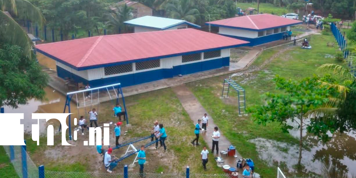 Foto: 10 kilómetros de caminos y una escuela renovada transforman Puerto Cabeza / TN8