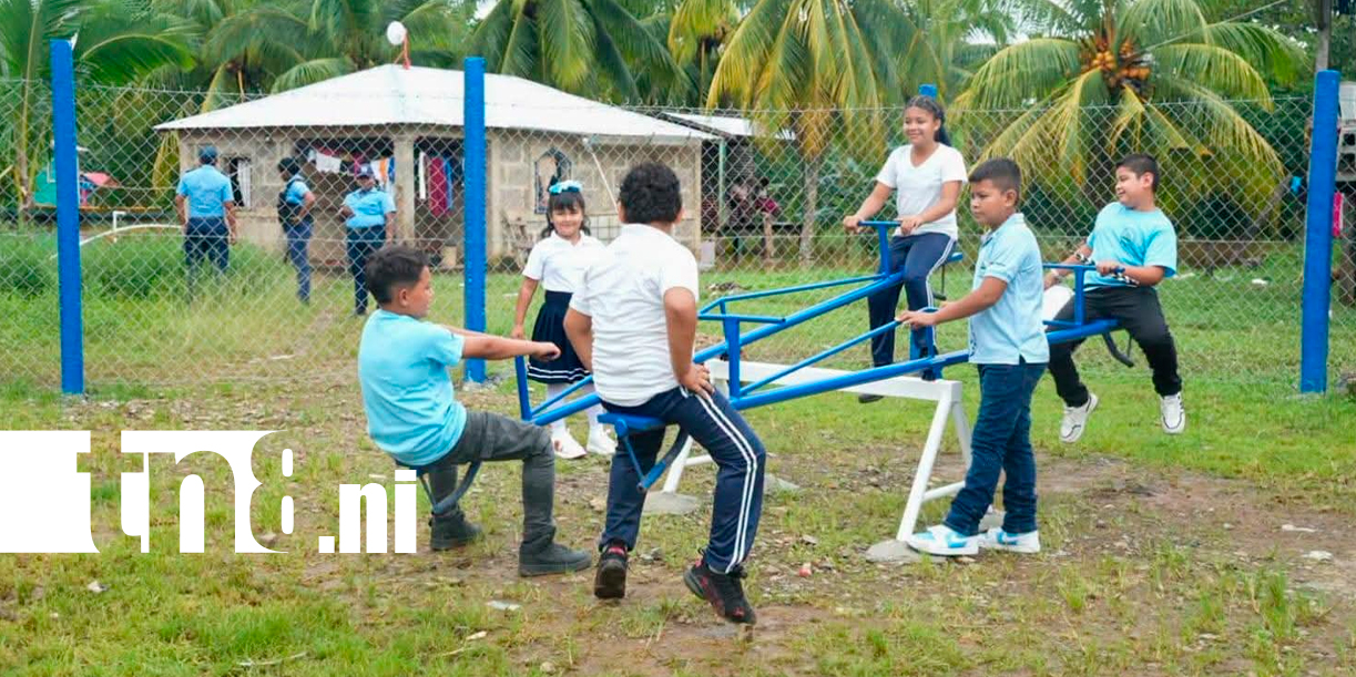 Foto: 10 kilómetros de caminos y una escuela renovada transforman Puerto Cabeza / TN8