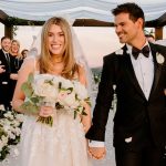 Taylor Lautner y Tay celebran la llegada de su hija con un nombre especial Foto: Taylor Lautner y su esposa Tay compartieron la primera foto de su bebé, Lenny. / Cortesia