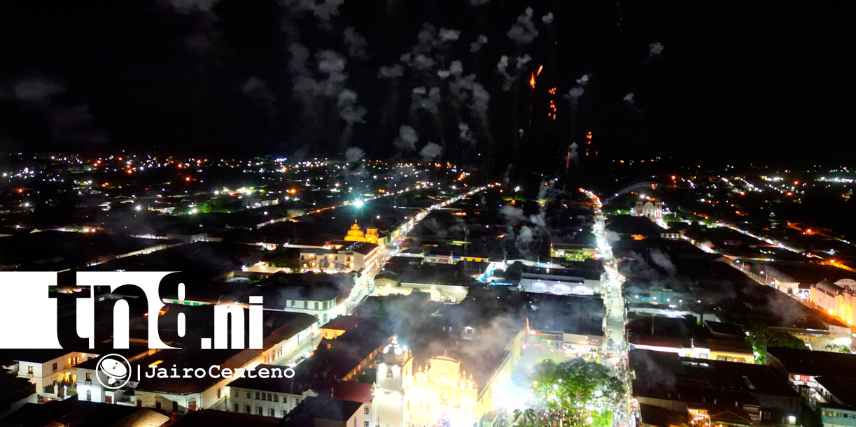 Foto: León se ilumina de fe con la Noche de las Velas en honor a la Virgen Merced / Cortesia