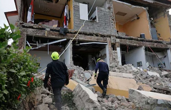 Foto: Terremoto de 7.7 sacude Panamá y causa daños en edificios/Cortesía